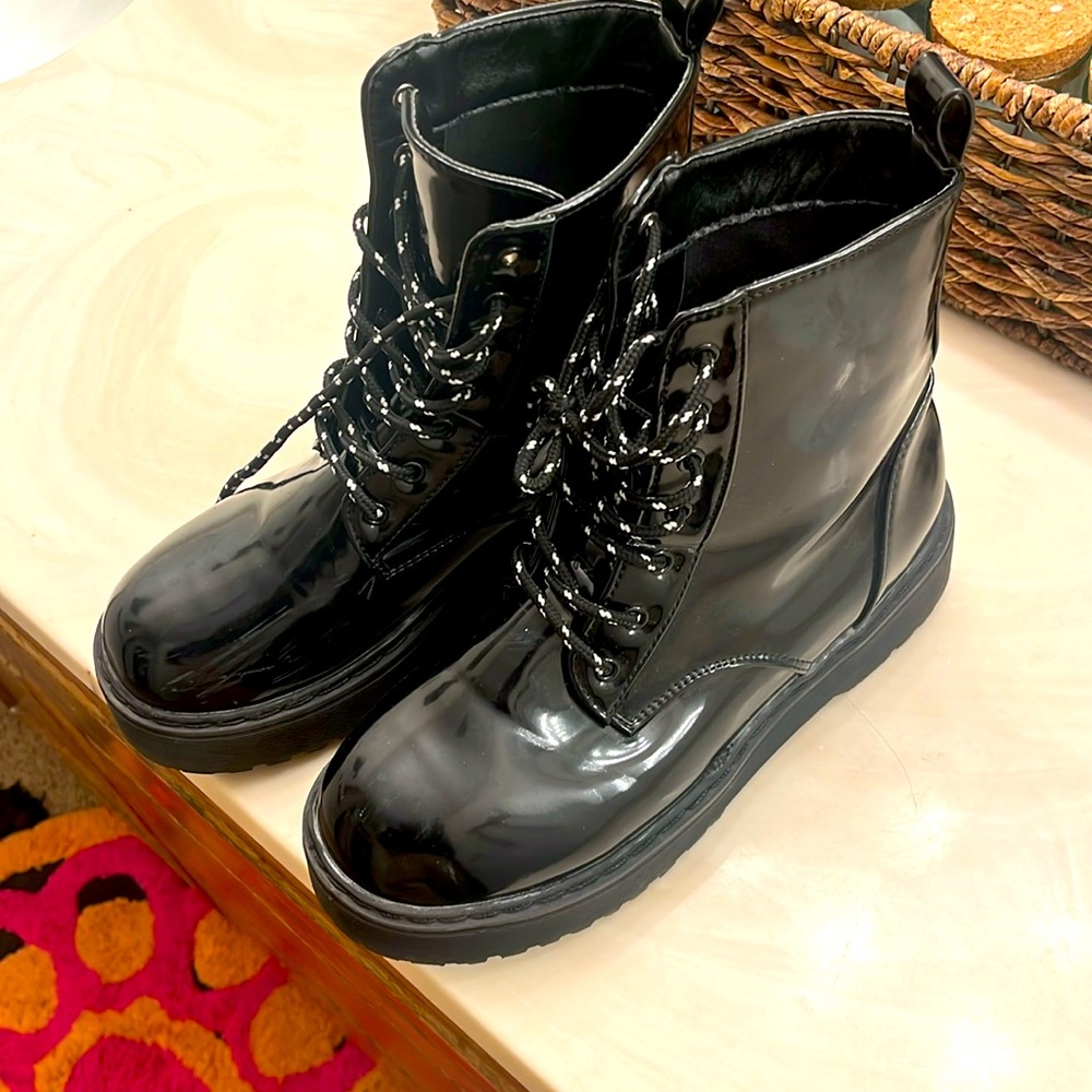 Cute Olivia Miller platform boots